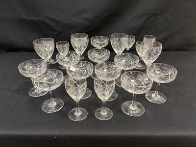 lot of twelve crystal wine glasses