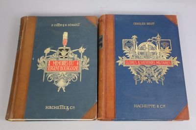 deux livres placés l'un à côté de l'autre