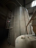 Silo d'intérieur de stockage et son contenu résiduel (stock … (photo 4)