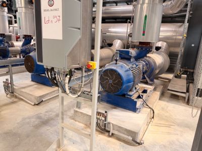 une machine placée au milieu d'une pièce