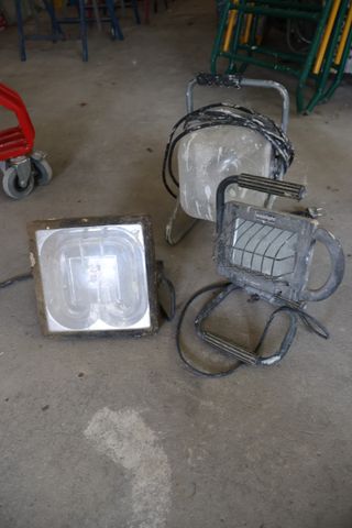 Lot de 3 lampes de chantier