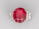 Bague ovale en rubis et diamants