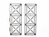 une paire de portes en fer et en bois, dotées de ferrures en laiton