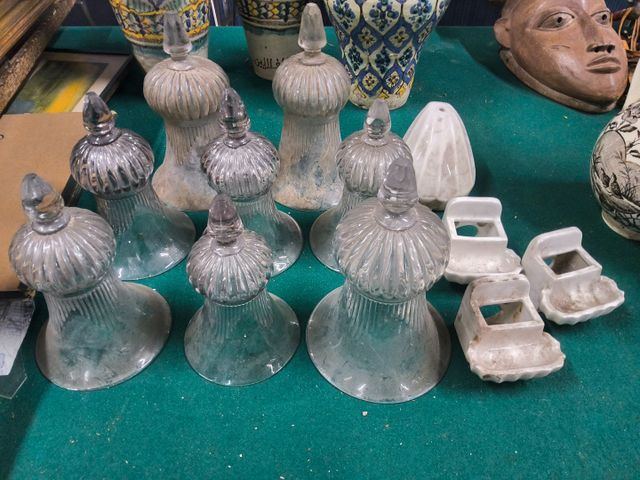 Lot de 8 cloches en verre et 4 accessoires de salle de bain en po...