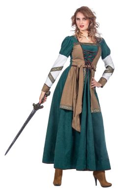 une femme en costume médiéval tenant une épée dans chaque main