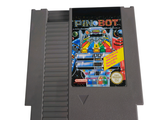 un jeu Nintendo posé sur un boîtier de jeu gris