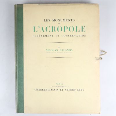 la couverture d'un livre ornée d'une bordure verte