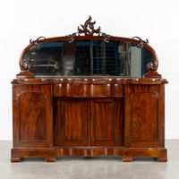 Un buffet victorien à miroir, en acajou, Angleterre, vers 19… (photo 4)