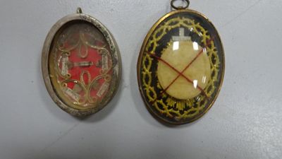 two lockes that are sitting next to each other