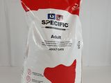 un sac de nourriture pour chat posé sur une table