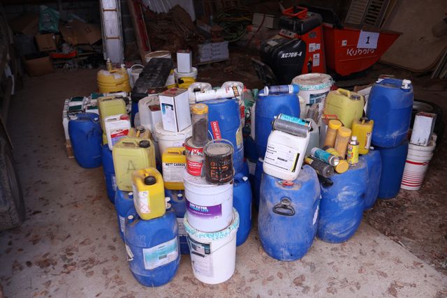 Ensemble produits maçonnerie : désactivant, produits nettoyant, r...