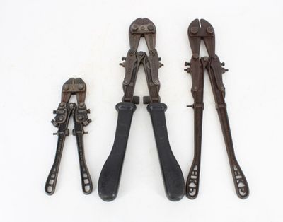 three different types of wrenets are shown on a white surface
