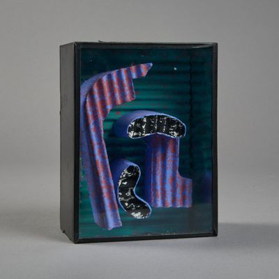 a picture of a picture of a glass block with a number 6 on it