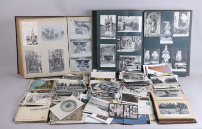 beaucoup de vieilles photos et de livres sur la table