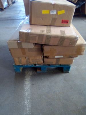 66 / Lot divers d'environ 115Kg de meubles de marque VC…