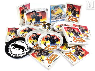 beaucoup de DVD et de CD sur la table