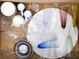 une boîte contenant de nombreux objets