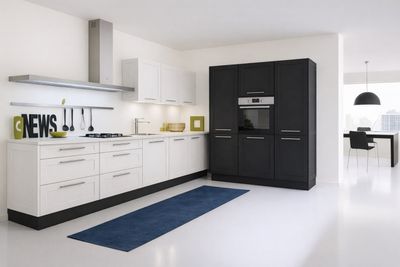 Cuisine "LENA 2" moderne d’environ 5 mètres linéaires, au st…