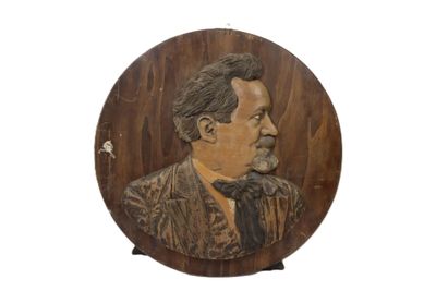 Louis THIAM (1914-1973) Portrait d'Aimé Thiam Médaillon en b…