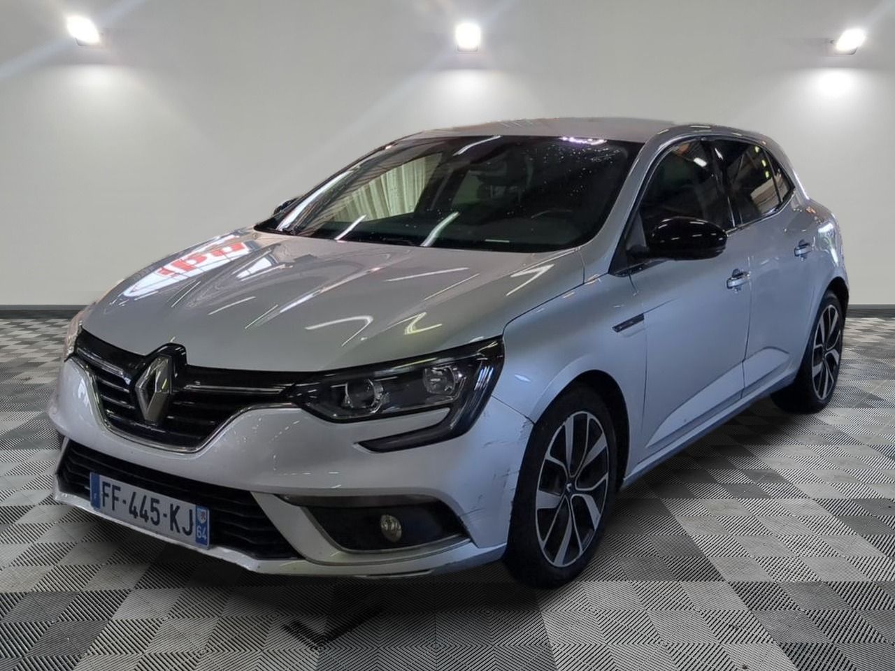 RENAULT - MÉGANE IV BERLINE BLUE DCI 115 LIMITED - GO - Mise en service: 12/04/2019 - euro 6
