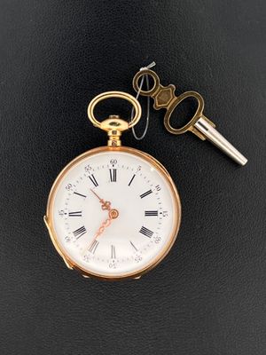 Montre de col en or jaune 750 millièmes, cadran émaillé blan…