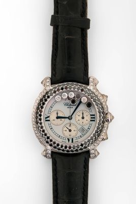 Montre pour dame en or blanc 18 carats de la Maison Chopard,…