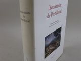 la couverture d'un livre sur laquelle est collé un autocollant