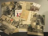 de nombreuses vieilles photos de personnes réunies autour d'une table
