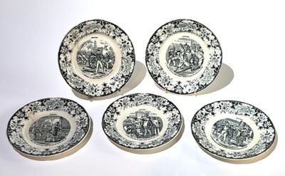 HB CHoisy-le-Roi. Suite de 5 assiettes à images série "chinoiseries". 