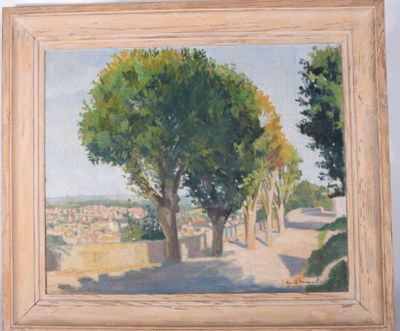 une peinture à l'huile représentant une route avec des arbres et des bâtiments en arrière-plan