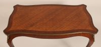 Table basse galbée toutes faces, en bois de placage et marqu… (photo 5)