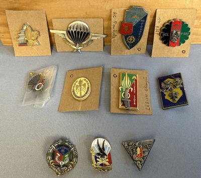lot de 11 médailles militaires Para Legion