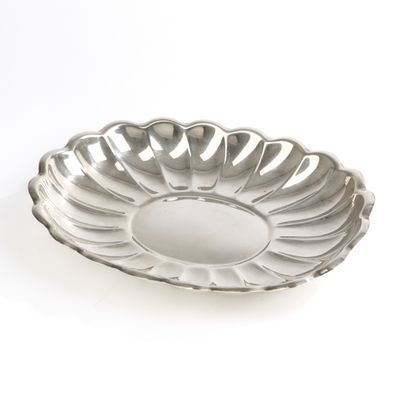 REED and BARTON (créée en 1824). Grande coupe ovale à larges…