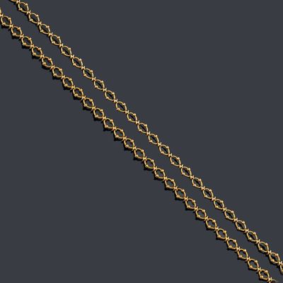 un collier composé d'un diamant et d'une chaîne en or 18 carats