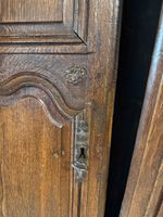 Armoire en chataîgner mouluré et sculpté à décor de rinceaux… (photo 4)