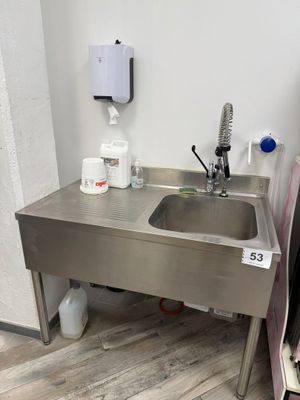 Plonge en inox à 1 bac et égouttoir Avec robinet à col de cy… - Photo 1