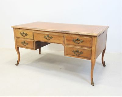 un bureau en bois avec deux tiroirs et un tiroir en dessous