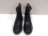 dr martenson black leather boots with laces and rubber outs