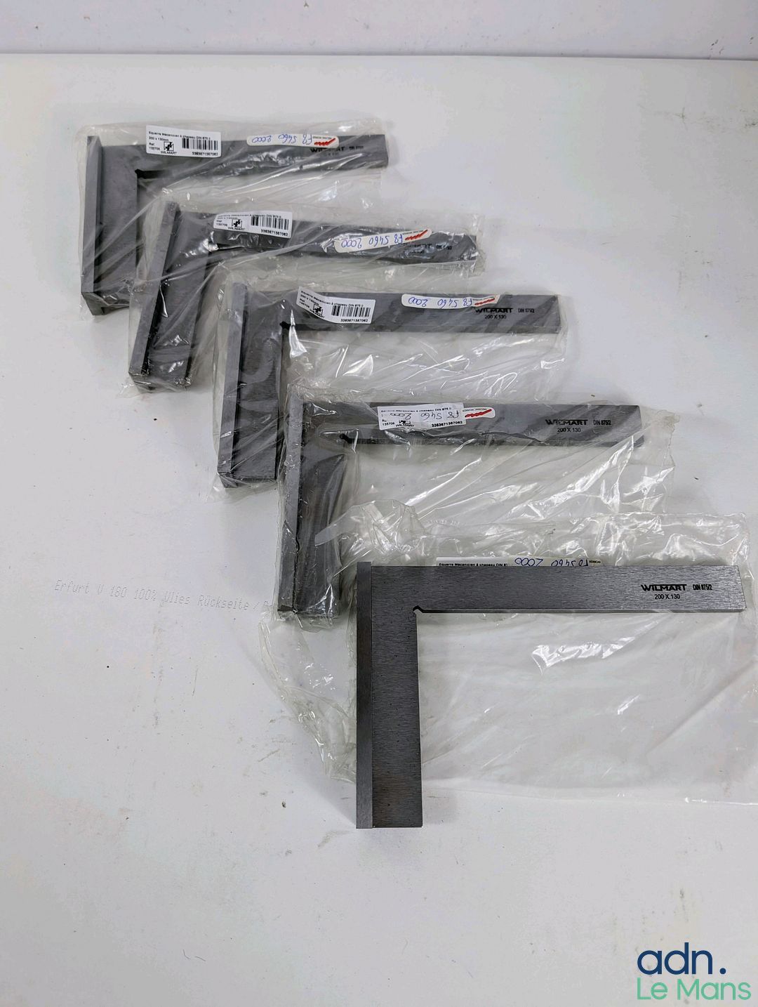 Lot de 5 équerres à chapeau 200 x 130 mm de la marque WILMAR…