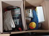 une boîte contenant un certain nombre d'objets
