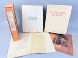 un groupe de livres posés sur une table les uns à côté des autres