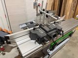 a machine that is sitting on a table in a room