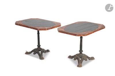 paire de tables d'appoint françaises du XIXe siècle à plateau en marbre