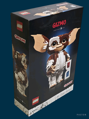 une boîte contenant une figurine Lego Gremlin