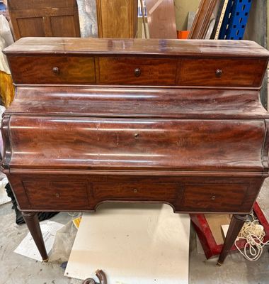 Bureau en acajou et placage d'acajou