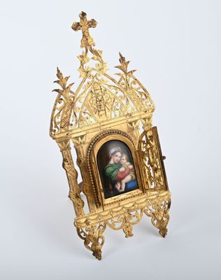 Petit autel de dévotion en laiton gravé et ciselé ouvrant su… - Photo 1