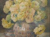 tableau représentant des fleurs jaunes dans un vase posé sur une table, à côté d'un bol