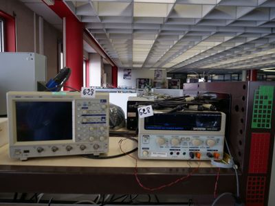 1 ENSEMBLE COMPRENANT : 1 OSCILLOSCOPE 200 MHz LECROY WAVE J…
