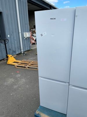 Réfrigérateur avec congélateur PROLINE Plc266wh