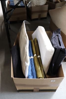lot de linge, coussin, draps, rideaux, pieds de lit, neuf